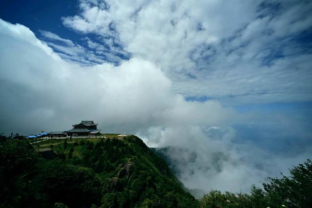 峨眉山金顶云海日出真是人间胜景,峨眉山金顶云海风景视频