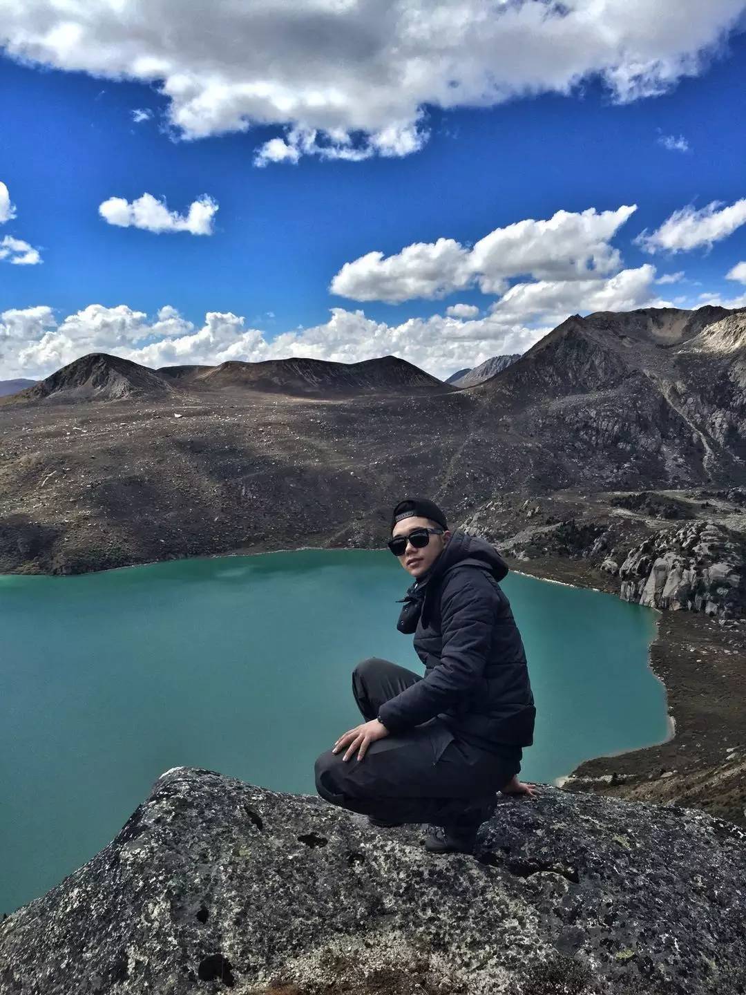 穷游小伙穷游西藏身体终于累垮,10年前穷游西藏