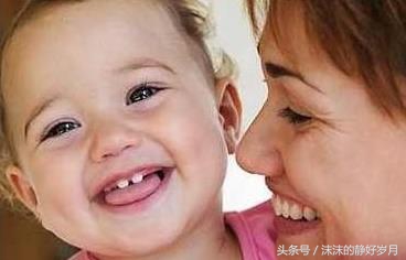 喂奶的时候宝宝一直咬怎么办,小孩哺乳期喂奶咬妈妈怎么办