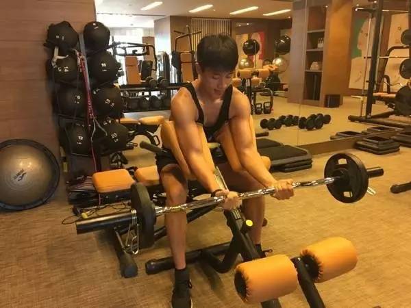 彭于晏跟谁是好朋友,彭于晏和谁关系都好