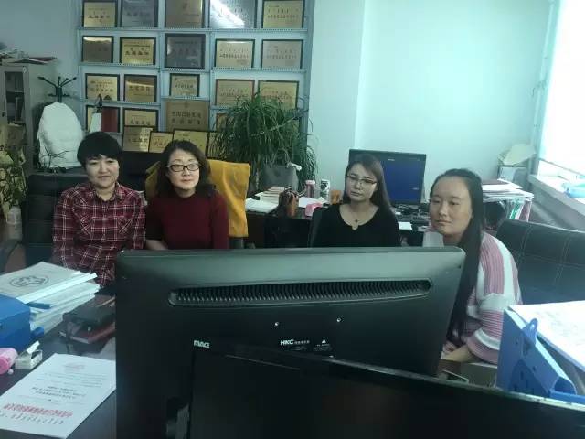 「热点关注」呼伦贝尔市妇联*党**组组织全市妇联系统认真收看自治区第十次*党**代会直播