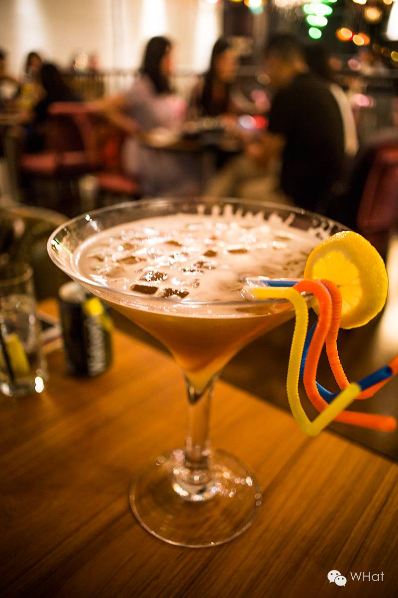 这家漫咖啡旗下的韩餐酒吧终于开到武汉，能俯瞰武汉天地凌晨夜景