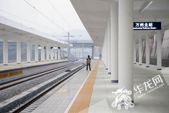 万州三峡高铁枢纽 (万州高铁站至三峡景区多少公里)