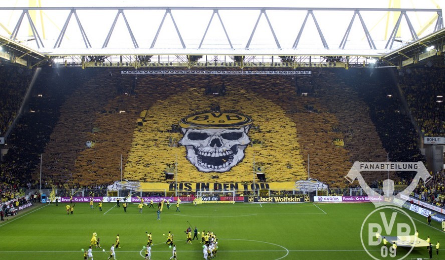 多特蒙德威斯特伦法球场现场视频,威斯特伦法球场黄色烟雾