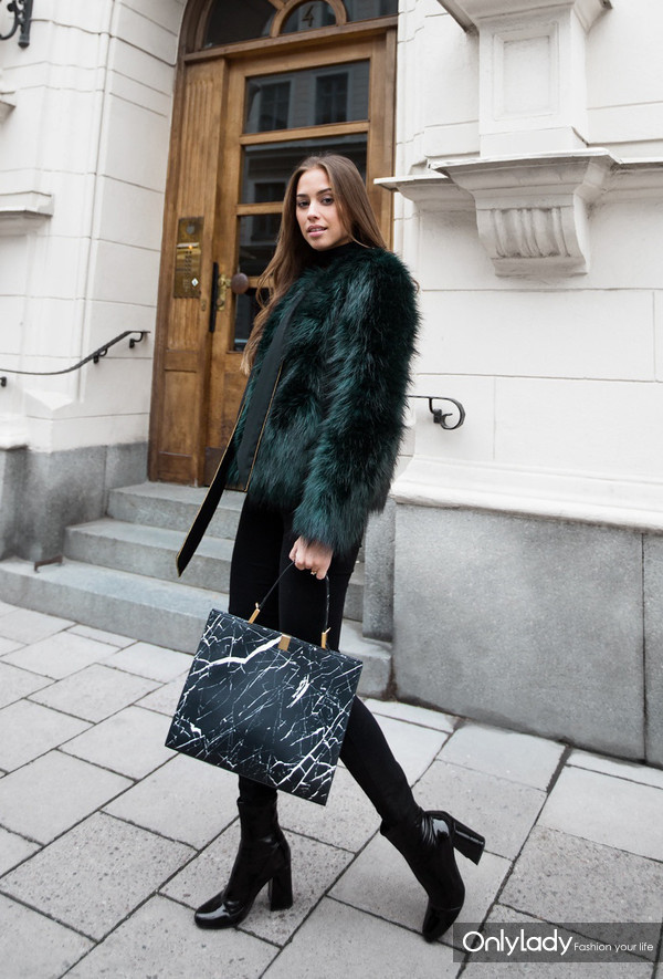 2020年流行色太蓝了附配色表,时尚配色什么颜色好看