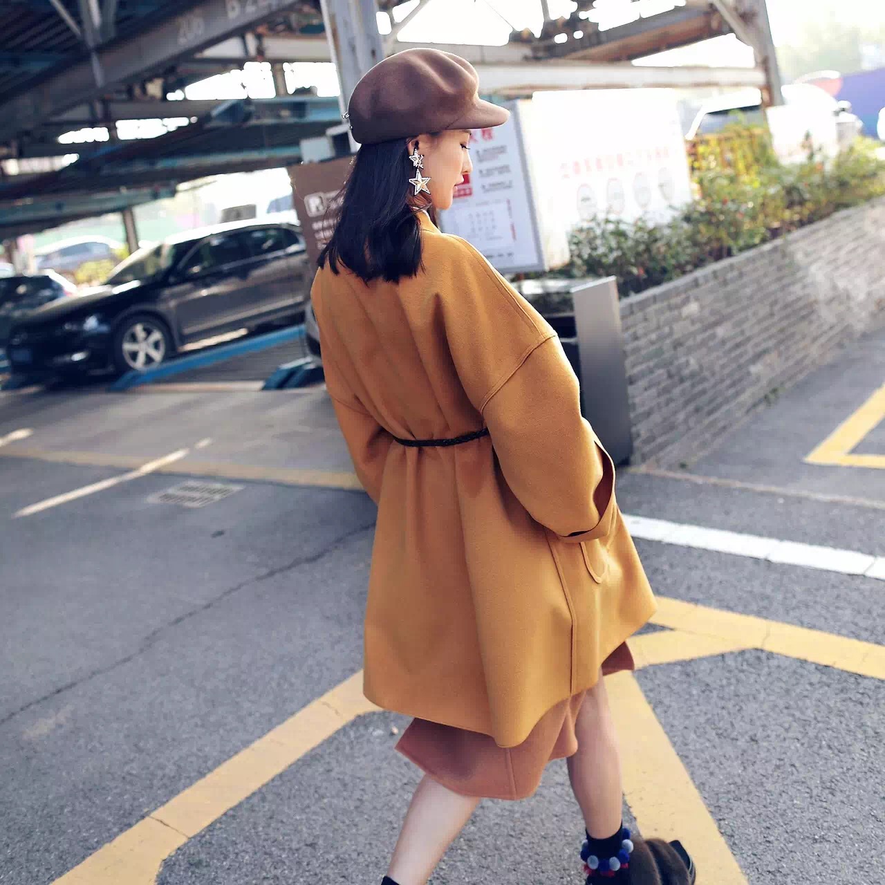 双面羊毛呢大衣让你知道：寒冬想要时尚轻薄又保暖绝对没问题