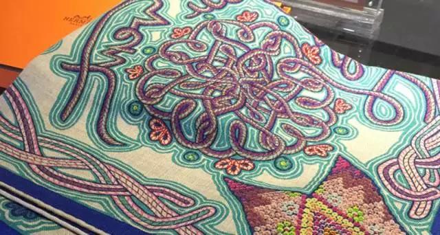 冬天如何选择便宜又保暖的围巾,夏季哪种围巾又保暖又好看