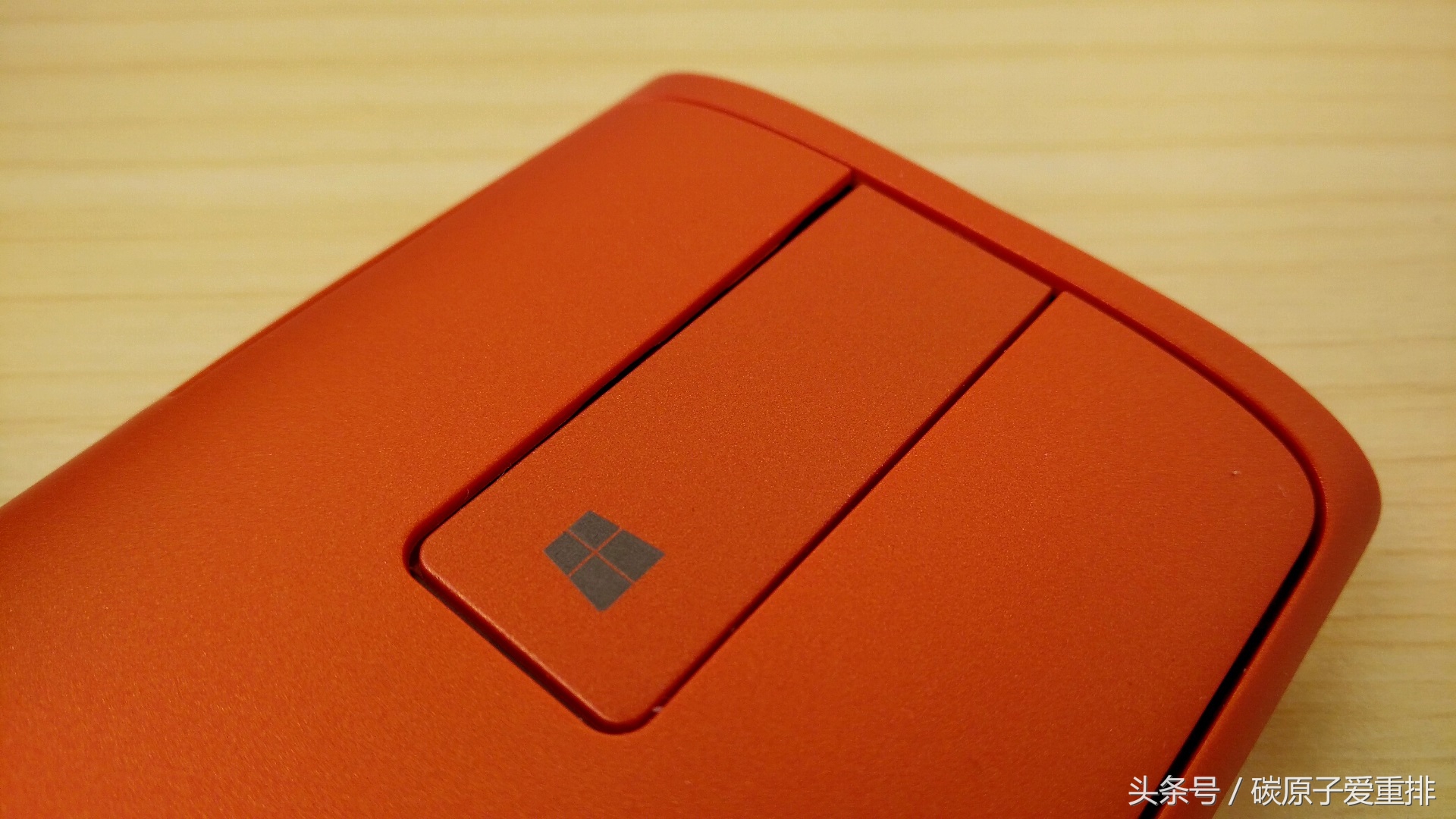 科技感十足的鼠标,谁能拒绝这么炫酷的鼠标啊