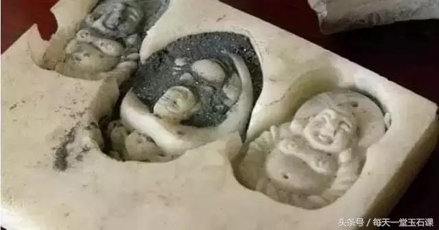 玉器手工雕刻和机器雕刻,机器雕刻玉器痕迹放大图