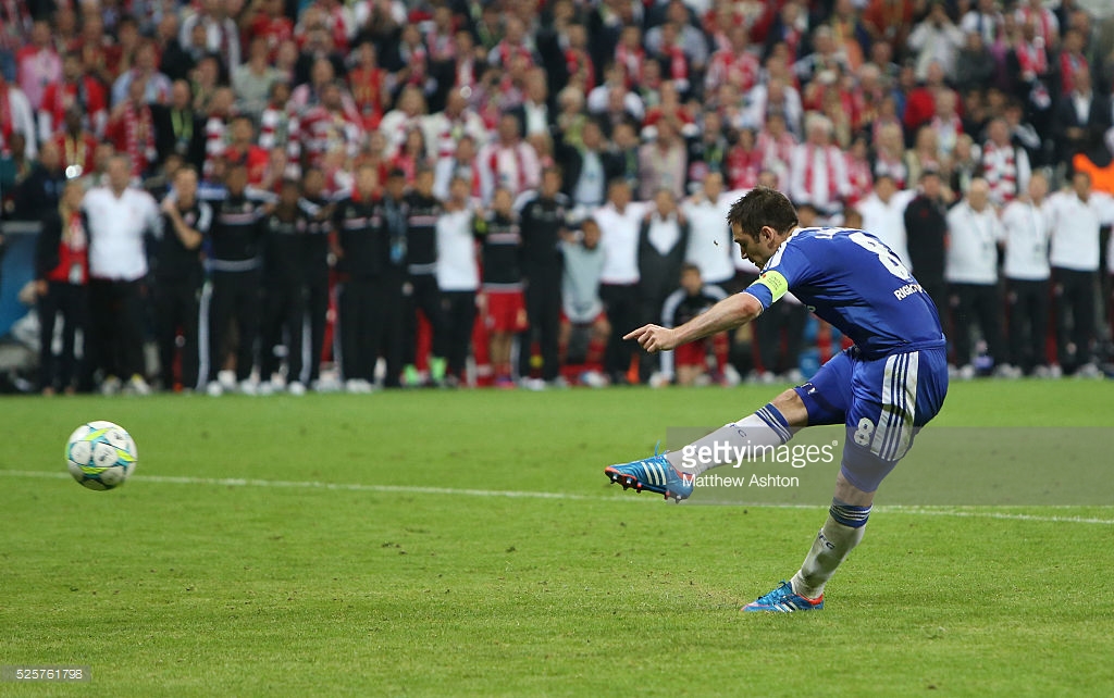 阿迪达斯足球球鞋测评,足球鞋选择nike还是阿迪达斯