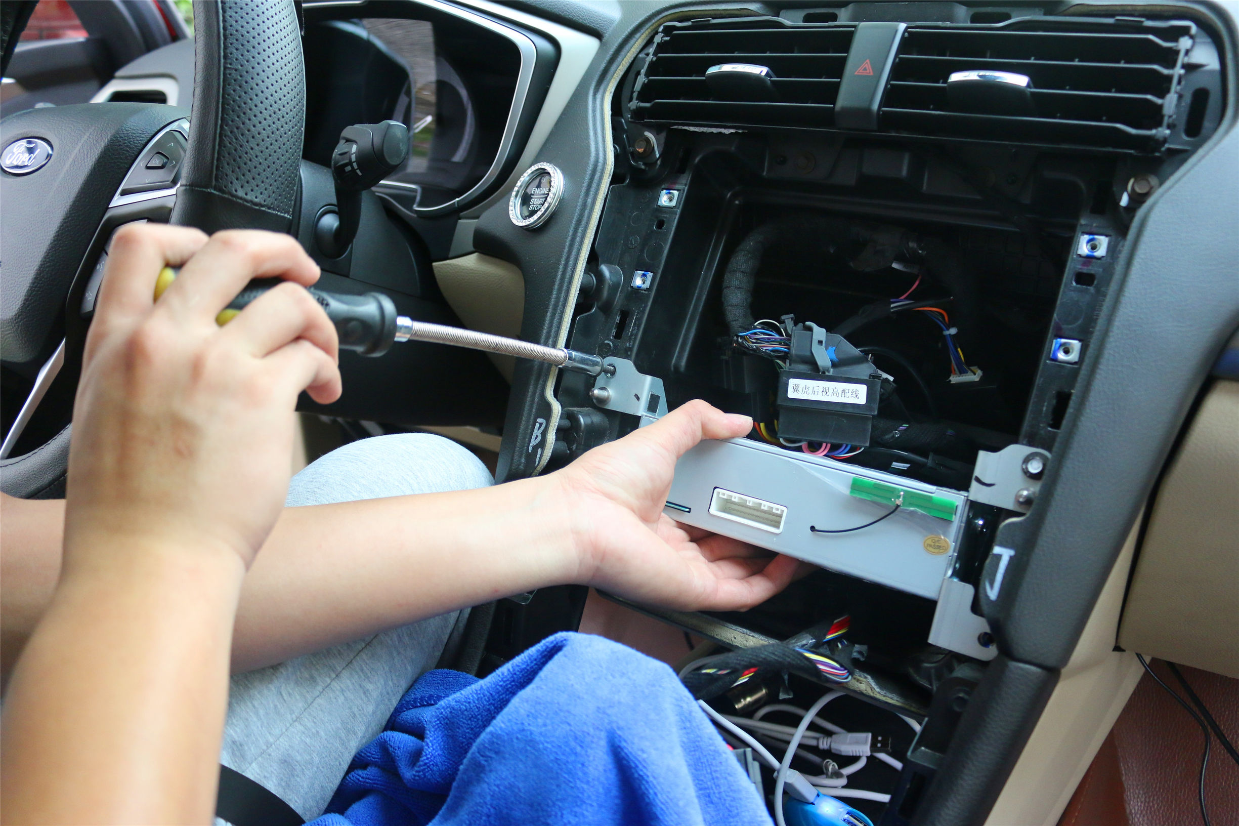 掌讯蒙迪欧竖屏导航,福特蒙迪欧13款竖屏导航