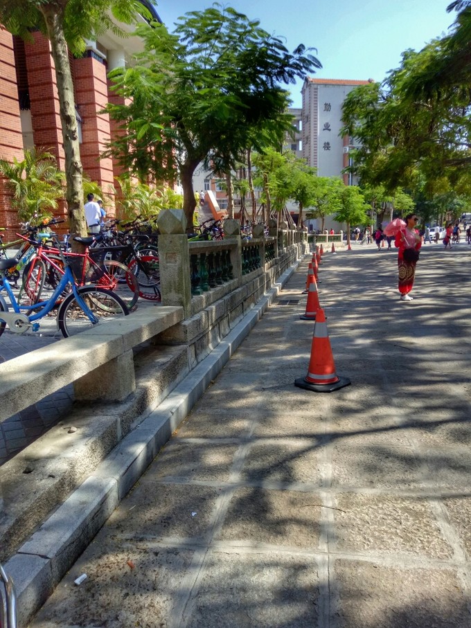 离开睁眼闭眼看见的城市，来到十一月小清新的厦门