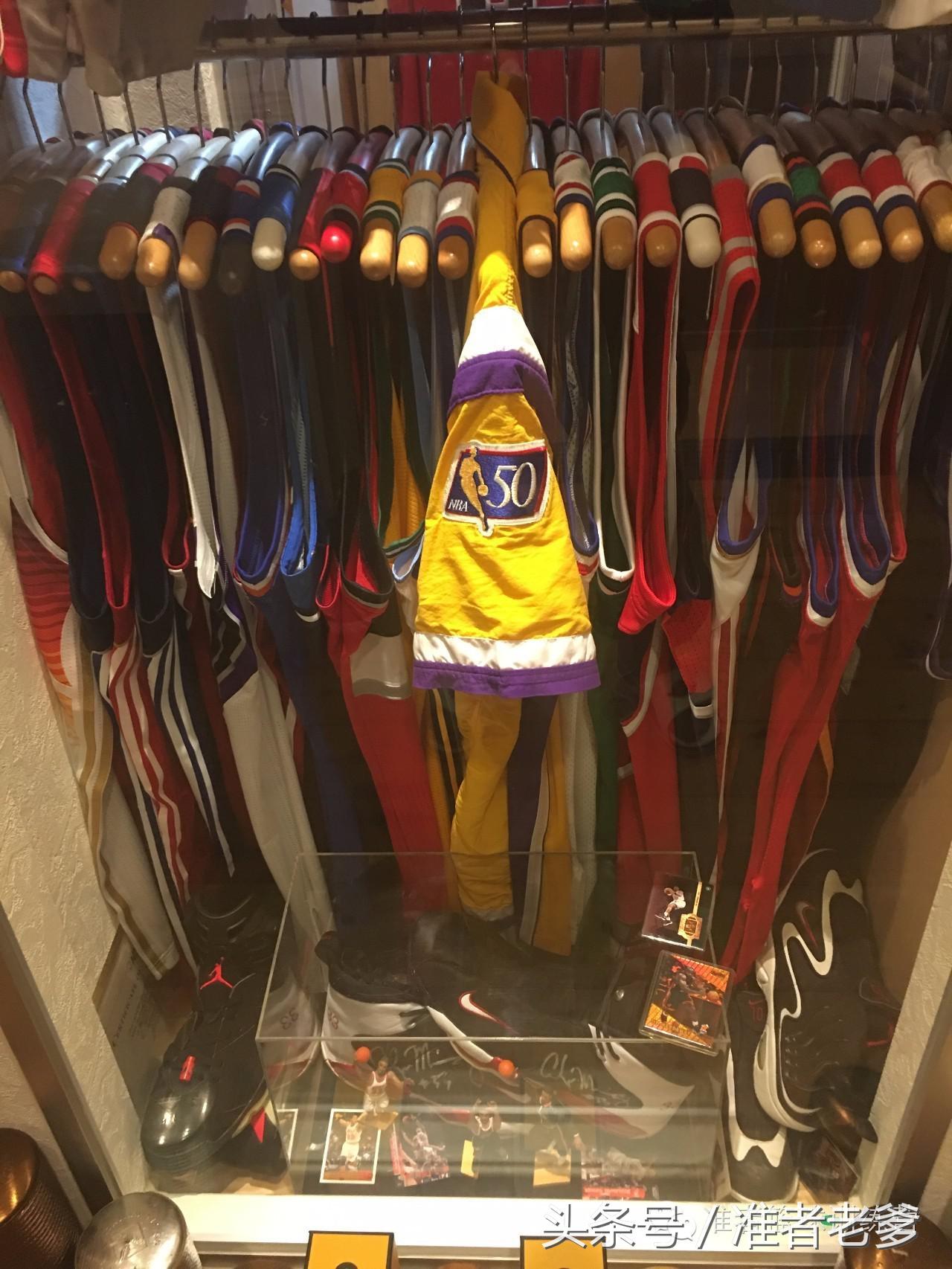 这个大叔的球鞋球衣价值过700万，井上雄彦都想去他家！