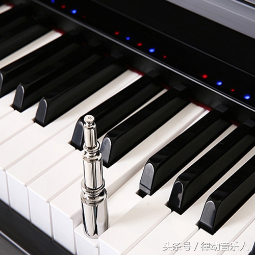 电钢琴一直闪,电钢琴容易坏吗