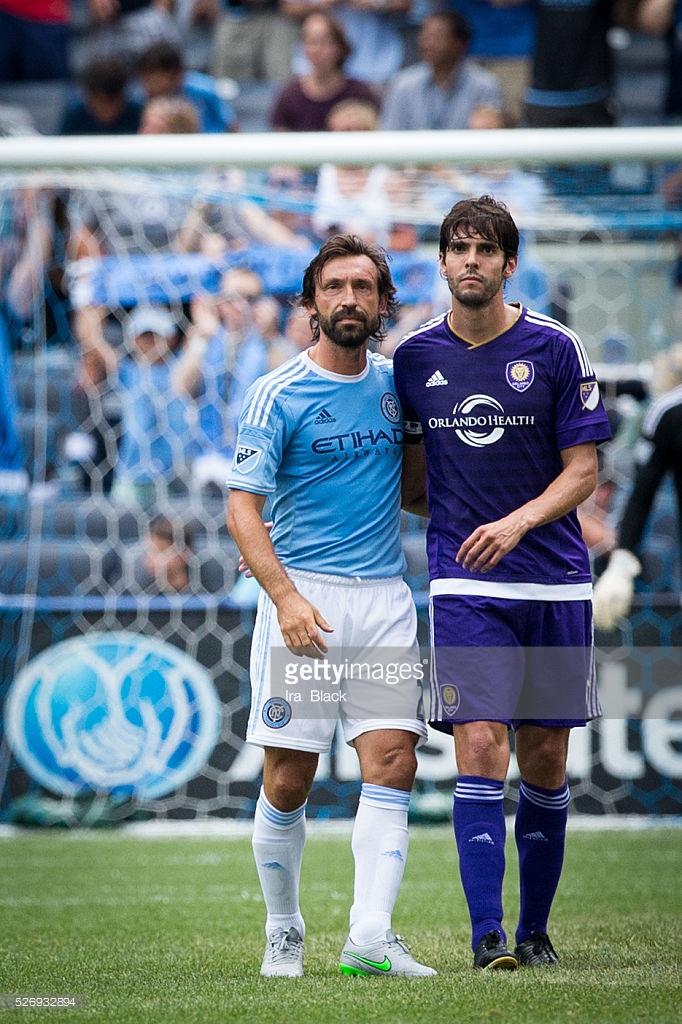 阿迪达斯足球球鞋测评,足球鞋选择nike还是阿迪达斯