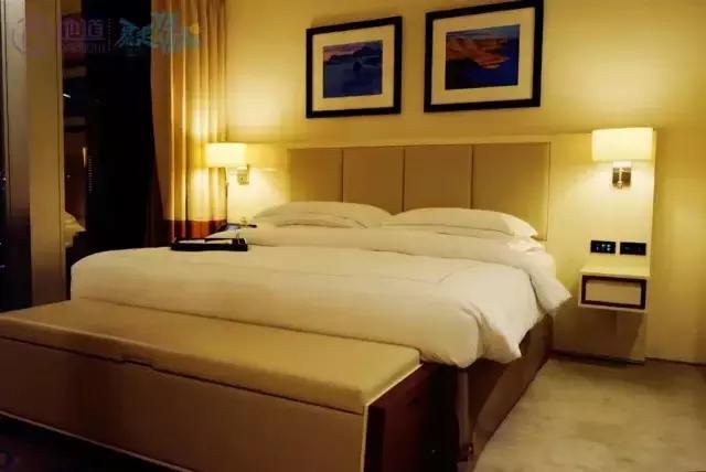 别以为迪拜有多好,在迪拜真的有黄金跑车吗