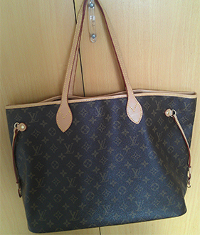 忍痛割下3万块为女友买包，直男如何避免被骗钱？