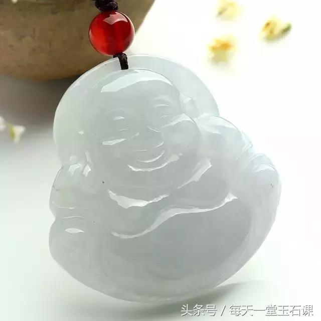 玉器手工雕刻和机器雕刻,机器雕刻玉器痕迹放大图