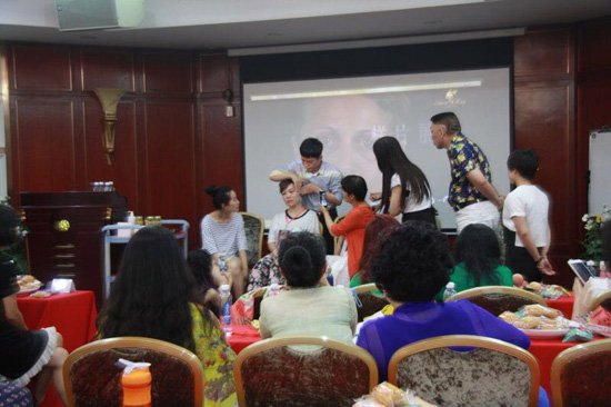 覃小豪的照片大全,覃小豪生活视频