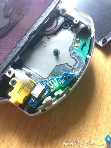 psp不开机维修视频,psp开机失灵待机没问题