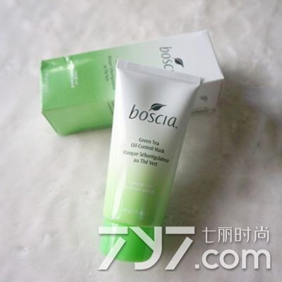 皮肤出油敷什么面膜,皮肤出油贴什么面膜