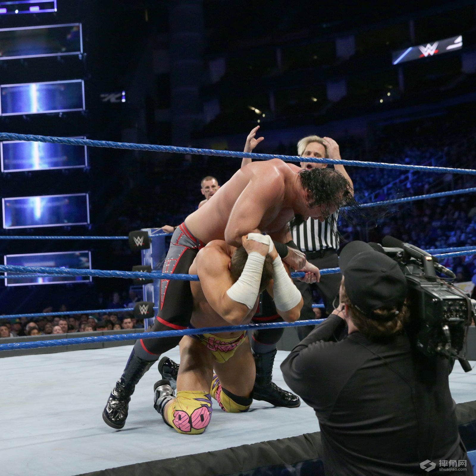 WWE驸马爷风云决战RVD！凯恩抛摔毕雪夫获全场欢呼！