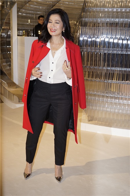 〈Yes香港现场〉林嘉欣喜爱自己买包称：更有满足感