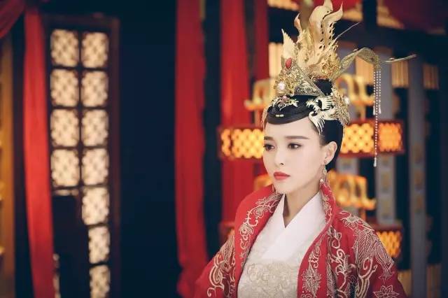 杨幂凌晨为baby送生日祝福,杨幂给唐嫣送祝福