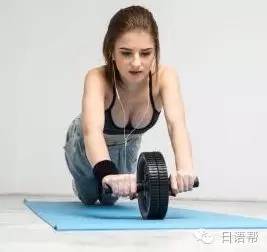 运动装备的中日英三语词汇:跑步机是ランニングマシン么?