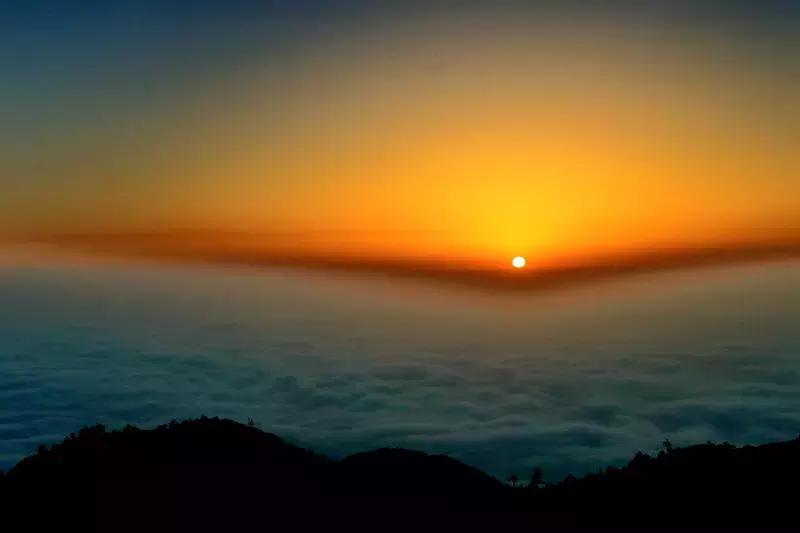 牛背山看的是什么雪山,牛背山上众多雪山示意图