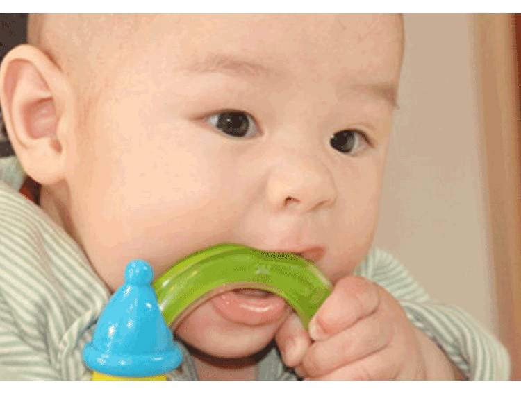 新生儿鹅口疮是什么引发的,新生儿鹅口疮原因