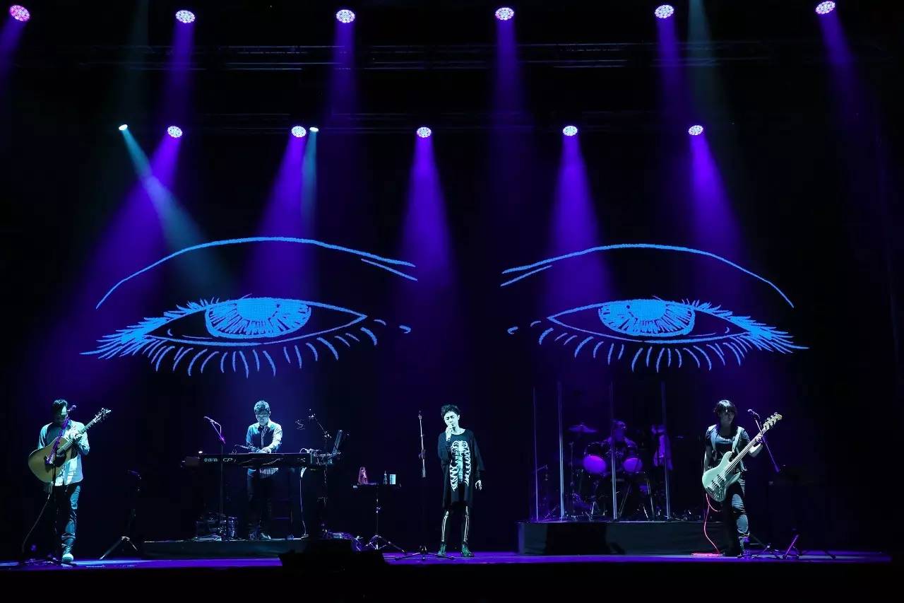 音乐平台进Livehouse，“流行乐该不该受到尊重”？