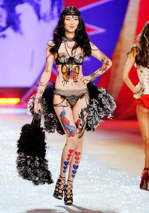 刘雯超模维密秀,刘雯维密高清大图