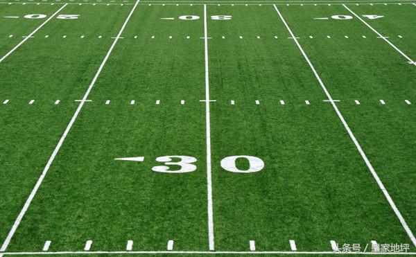 美式橄榄球暴力冲撞受伤,美式橄榄球正面冲撞犯规么