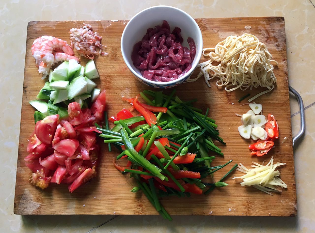 牛柳韭菜苔怎么做好吃,韭菜蒜薹菠菜和牛肉可以一起吃吗