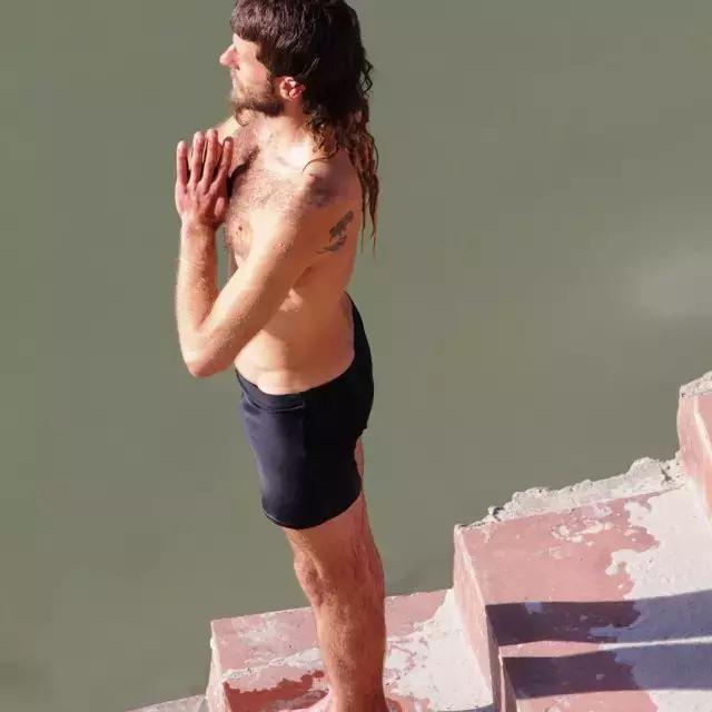 高档瑜伽垫如何选择好品牌,开合跳选择多厚的瑜伽垫