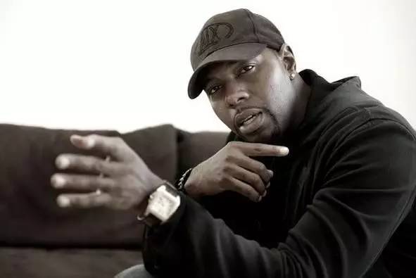 这部边看边吐的翻版《七武士》，最终还是让我燃起