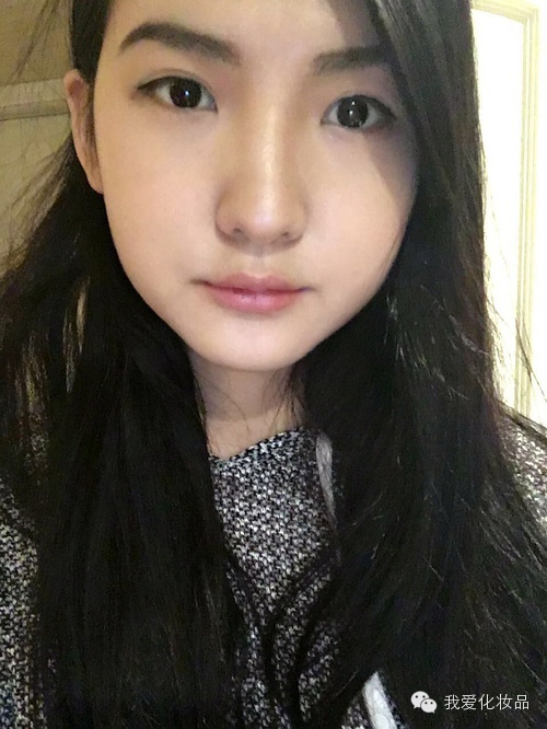 教你画最简单的妆,教大家画一枚超自然的烟熏妆