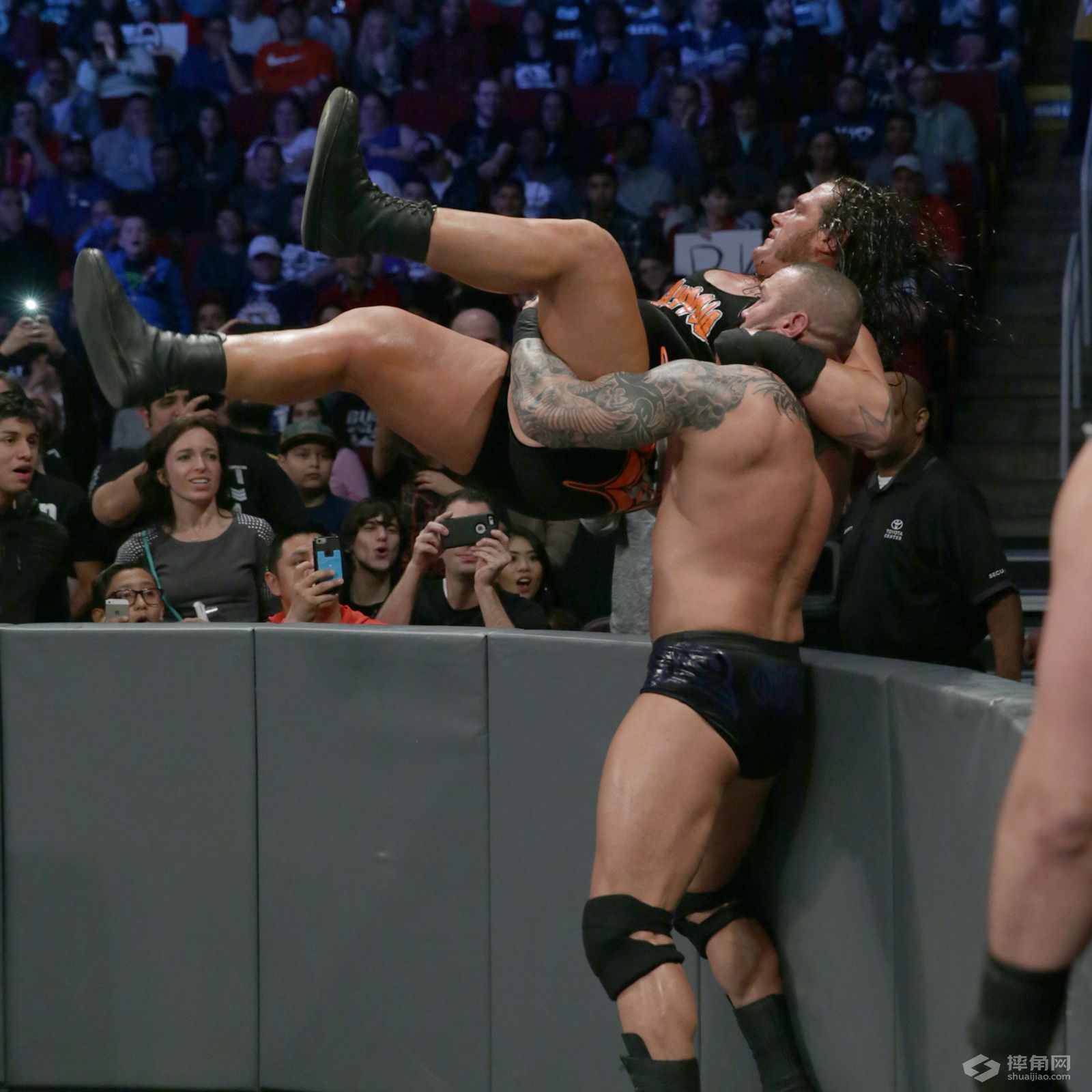 WWE驸马爷风云决战RVD！凯恩抛摔毕雪夫获全场欢呼！