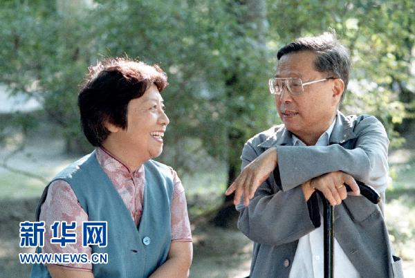 曹禺怎么死的啊,曹禺诞辰100周年纪念