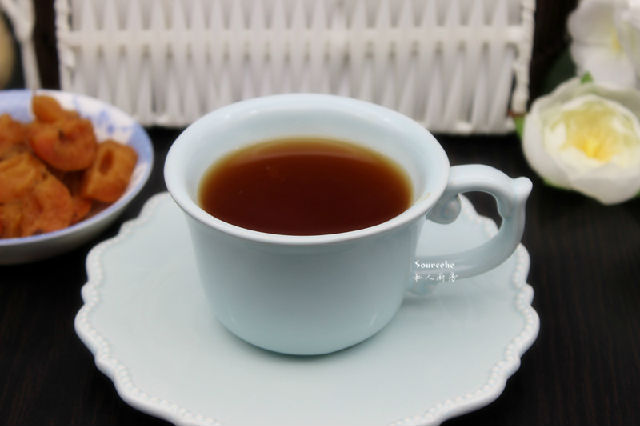 冬天喝乌梅山楂茶,冬天口干舌燥喝蜂蜜水