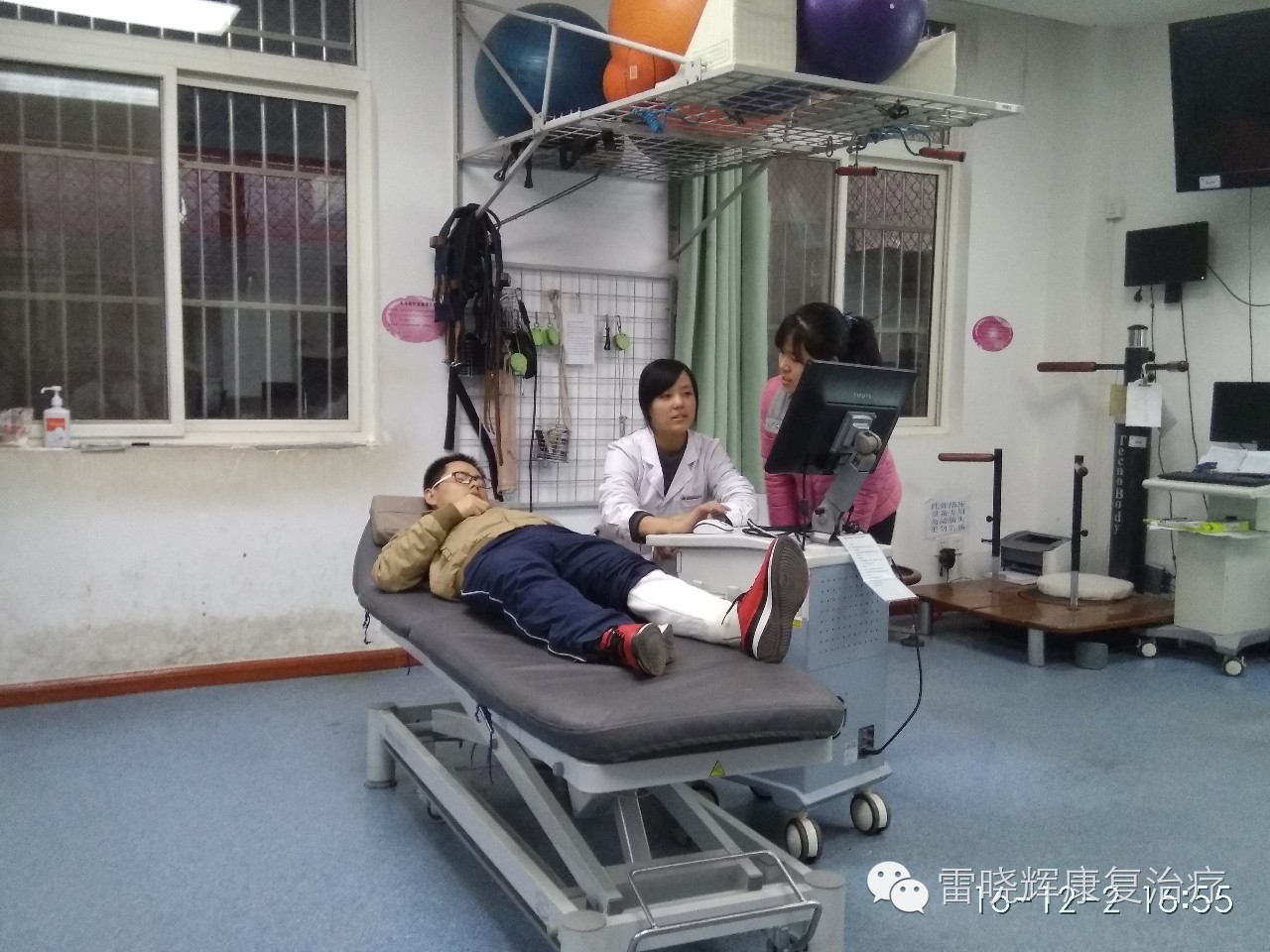 实习进修康复治疗师”康复治疗病案汇报及治疗情景剧竞赛“活动在我院康复医学科成功举办