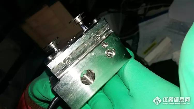 柱塞泵怎么换密封胶圈,柱塞杆上的密封圈怎么取下来