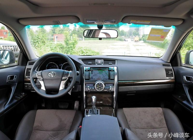 年轻的标志是什么,本田思铂睿2009款对比锐志