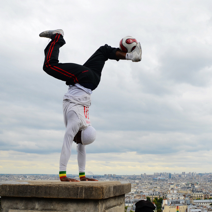 踢足球踢不了职业,踢不上职业足球的人