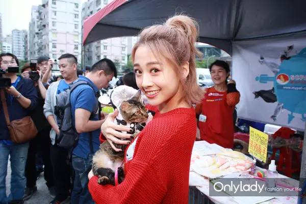 舒淇同款樱花粉,舒淇徐若瑄明星写真