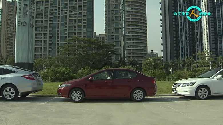 侧方停车位正确的倒车方法,新手倒车停车最笨办法