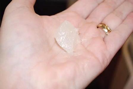 冬季干燥,如何对付指甲倒刺、干燥和脱皮