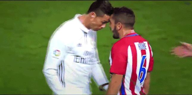 当今足坛有几种打法,足坛高空轰炸战术