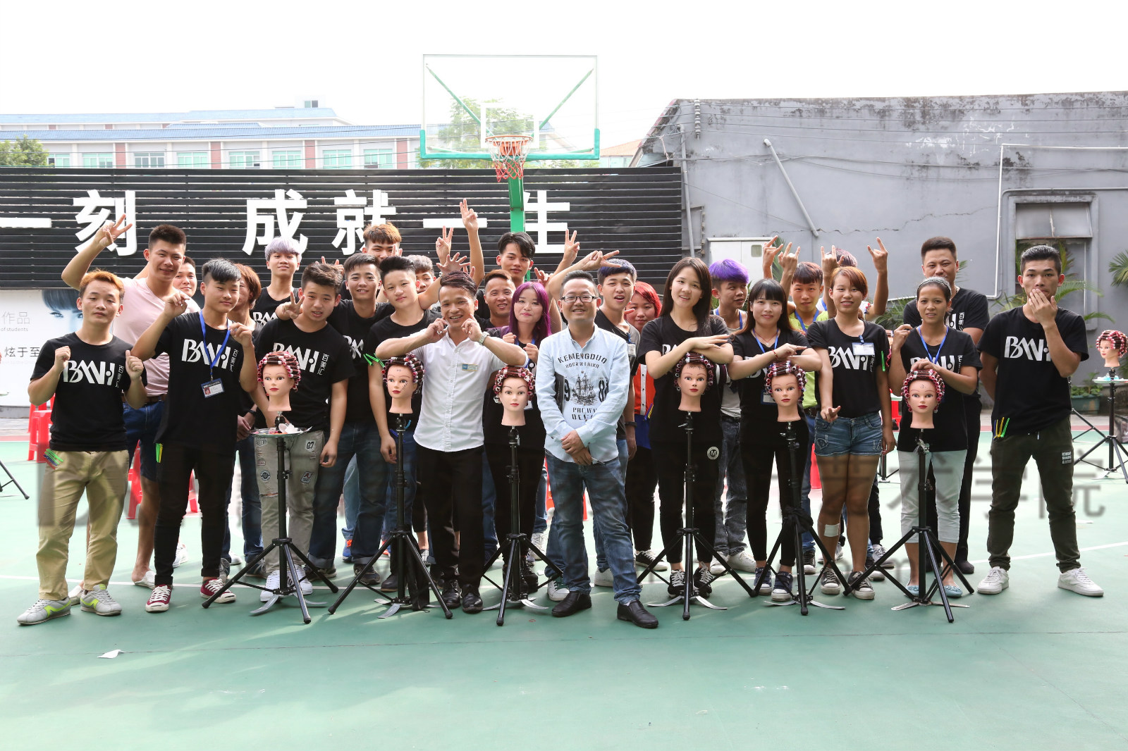 百美汇发廊,百美汇美发学出来怎么样